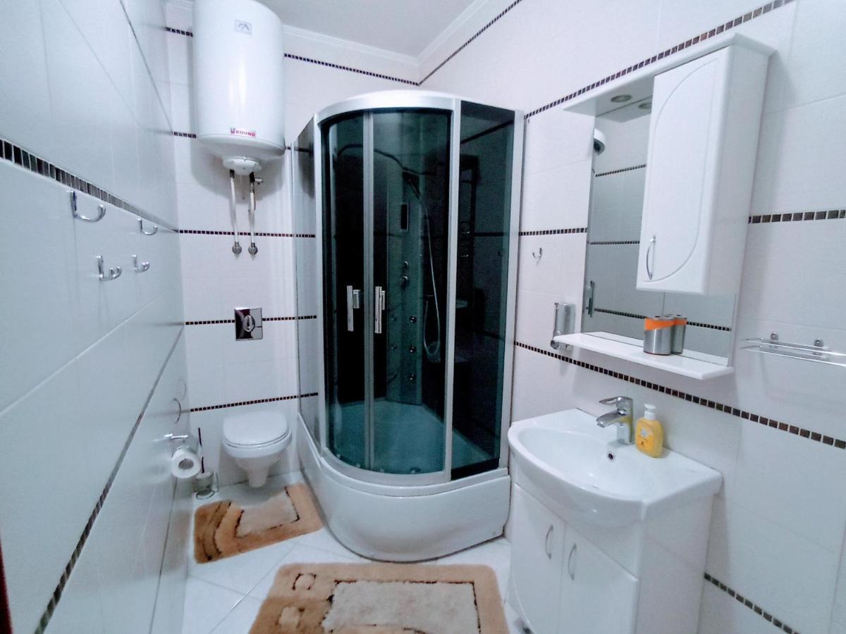 Апартаменты В Двух Шагах От Метро Kharkiv Exterior photo